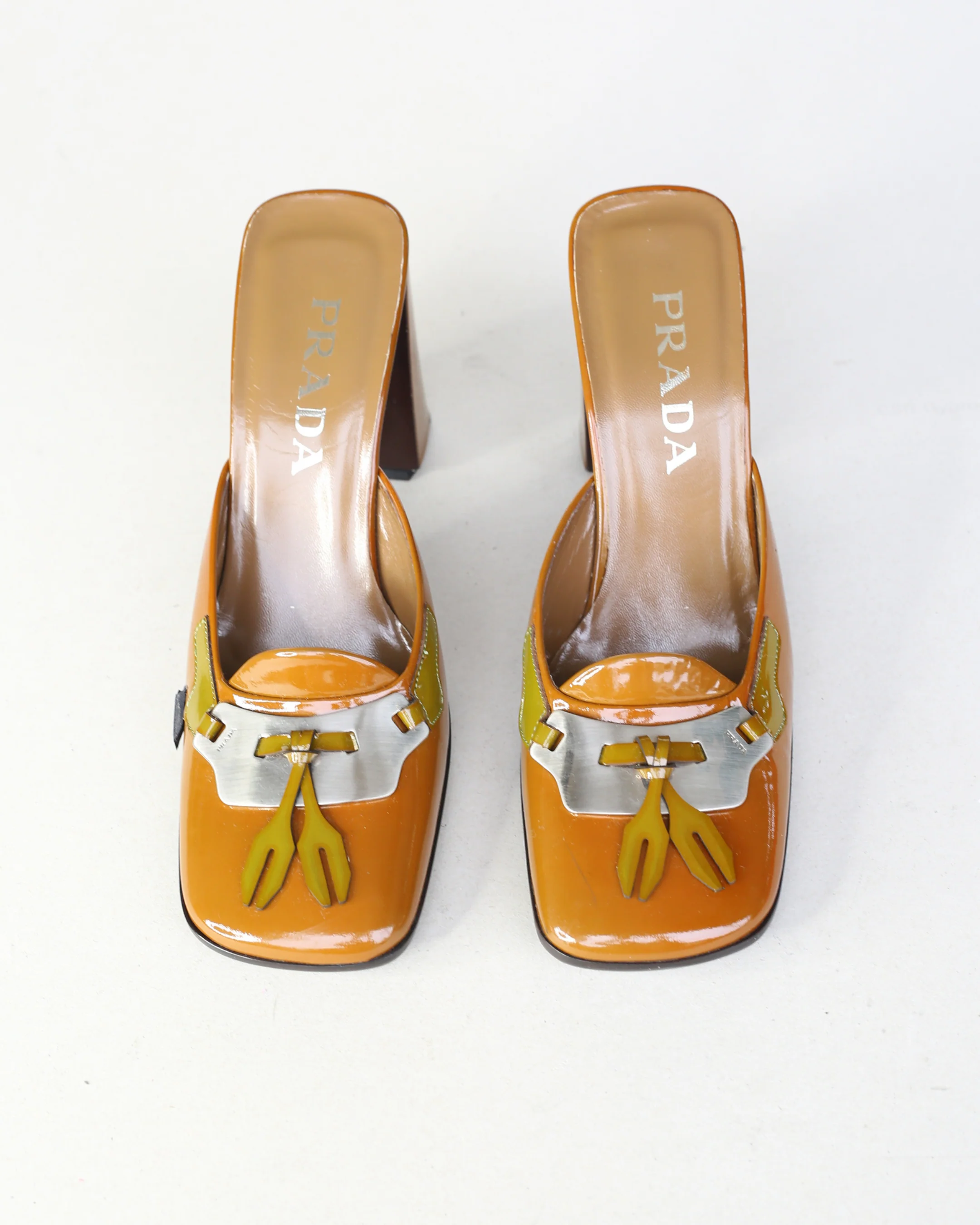 prada fw 1999 leaf buckle leather heels - Image 3