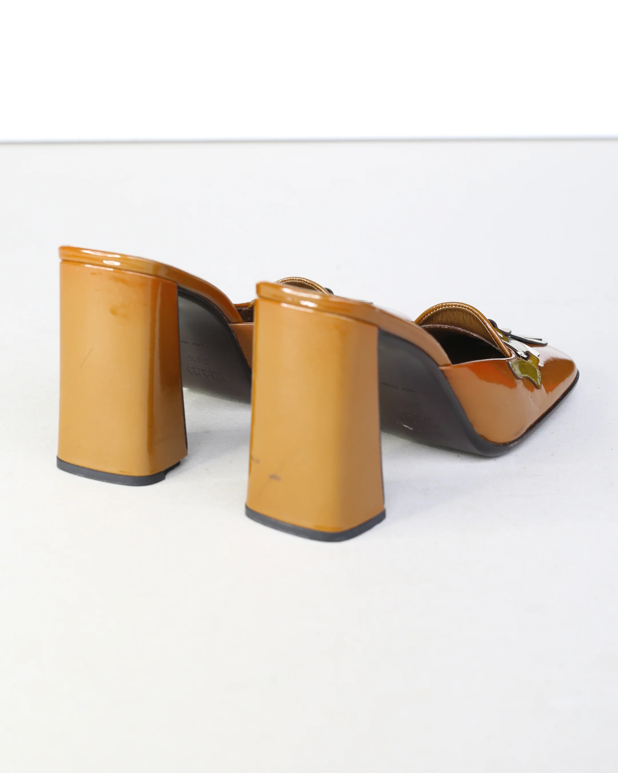 prada fw 1999 leaf buckle leather heels - Image 4