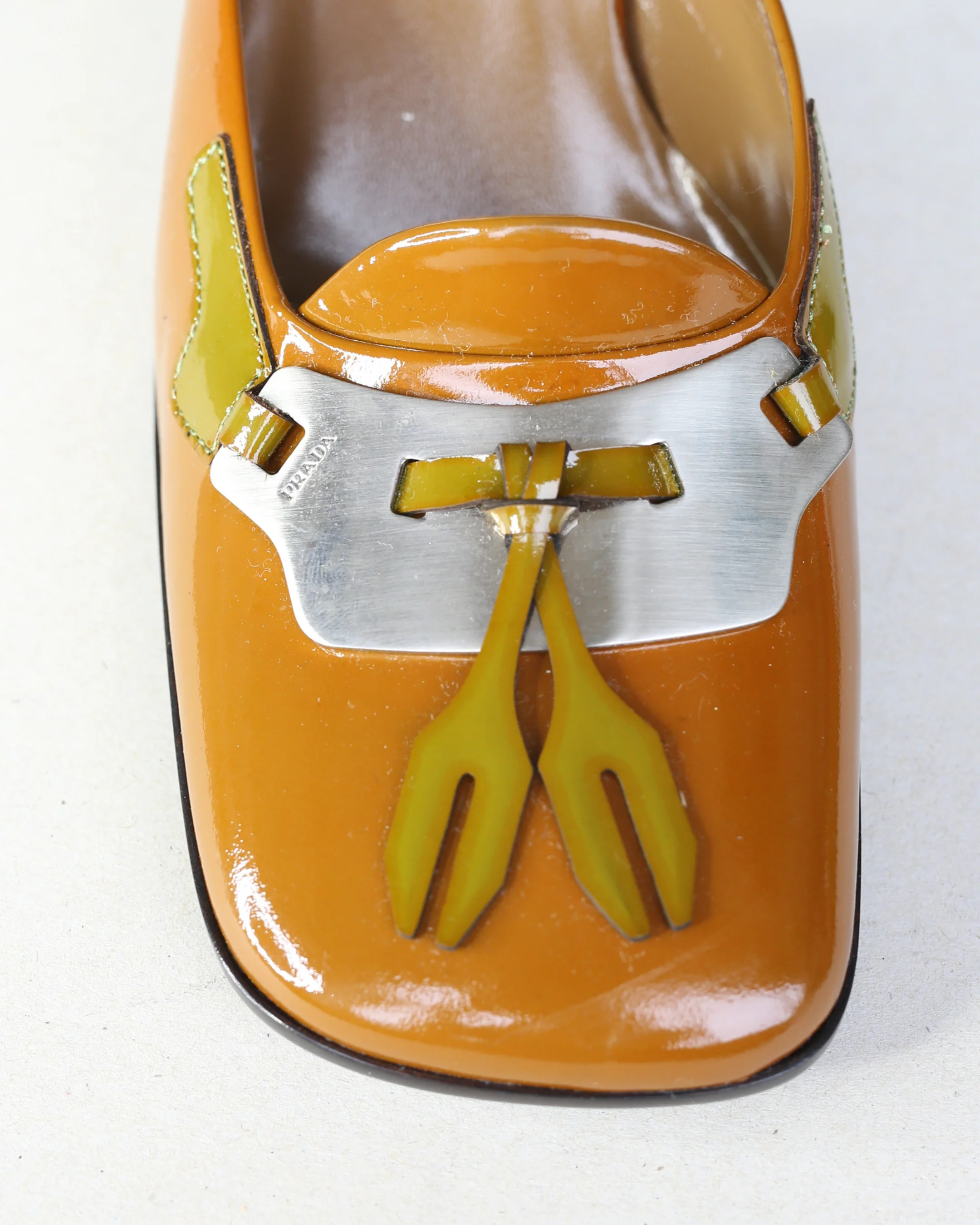 prada fw 1999 leaf buckle leather heels - Image 6