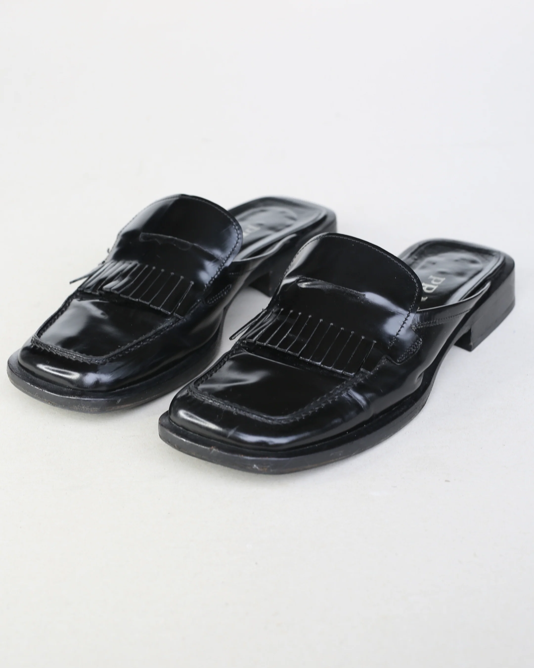 prada ss 1999 slip on frill loafers - Image 4