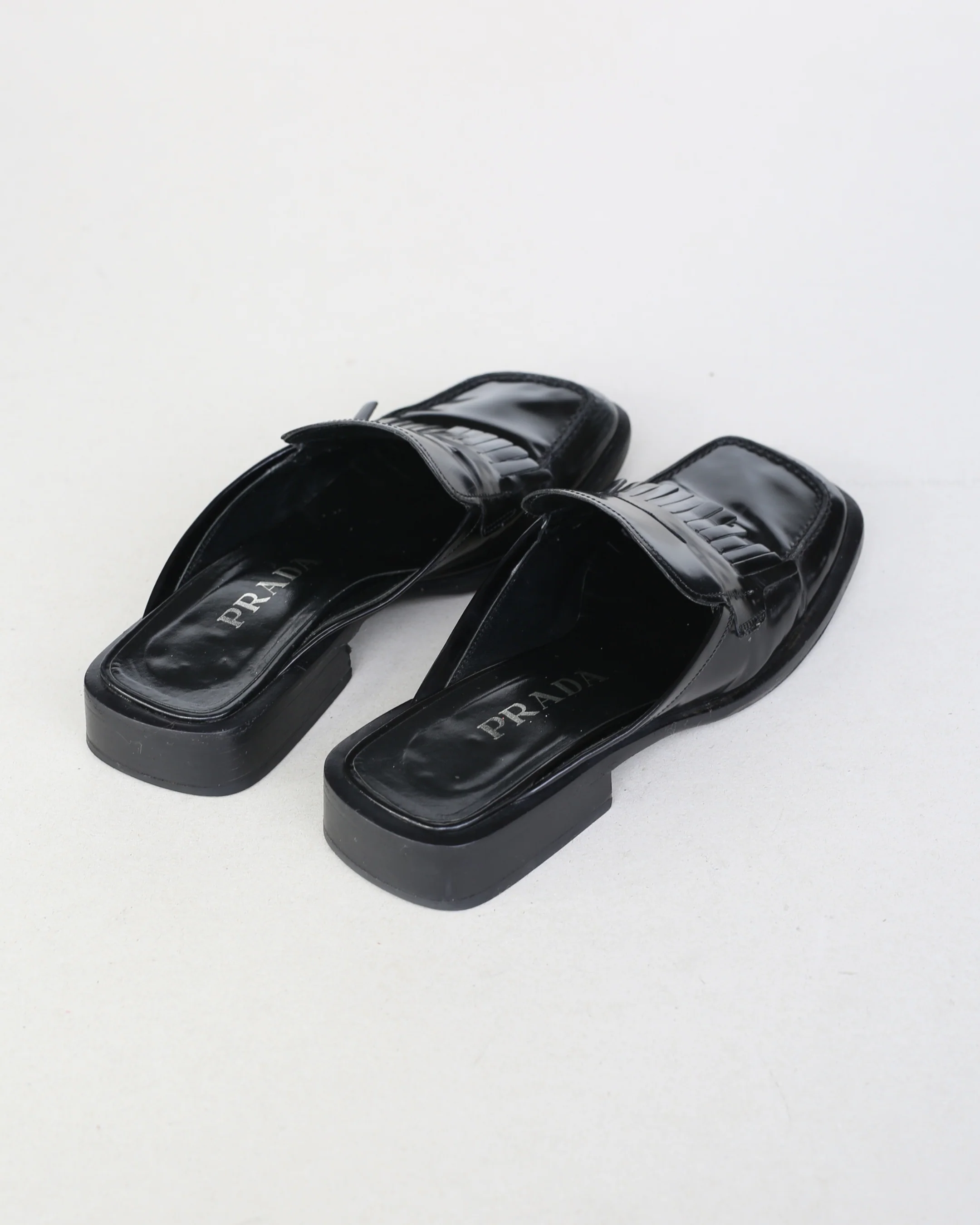 prada ss 1999 slip on frill loafers - Image 5