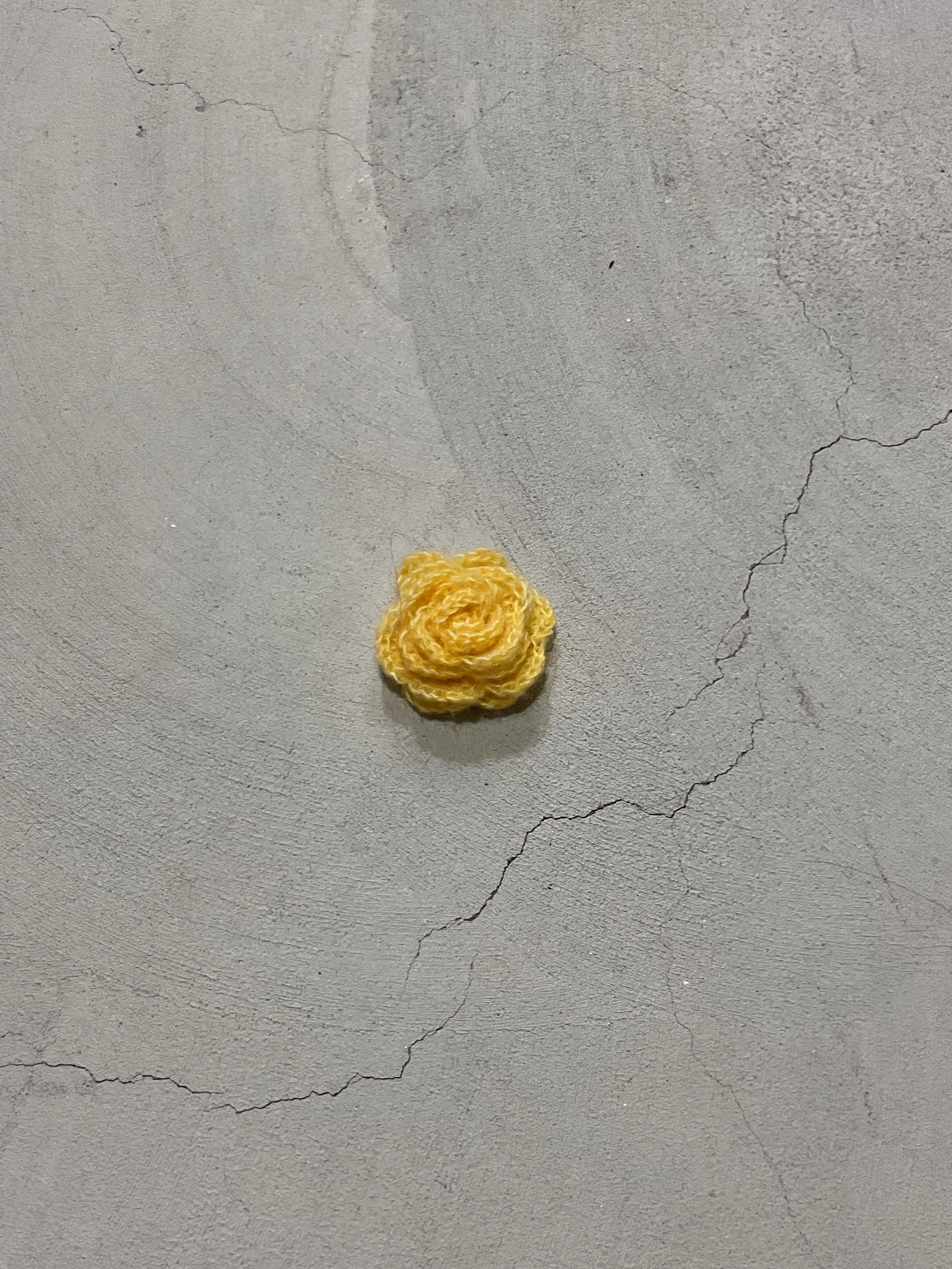 eina crochet flower pin yellow - Image 5