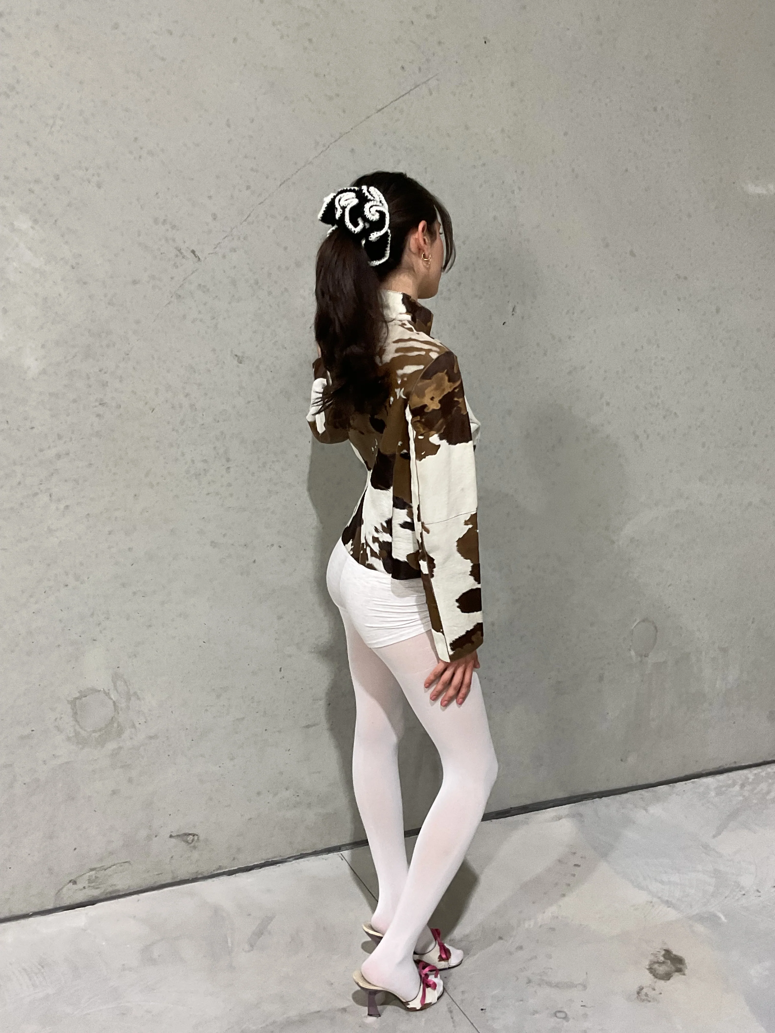 eina handmade scrunchie black with white trim - Image 3