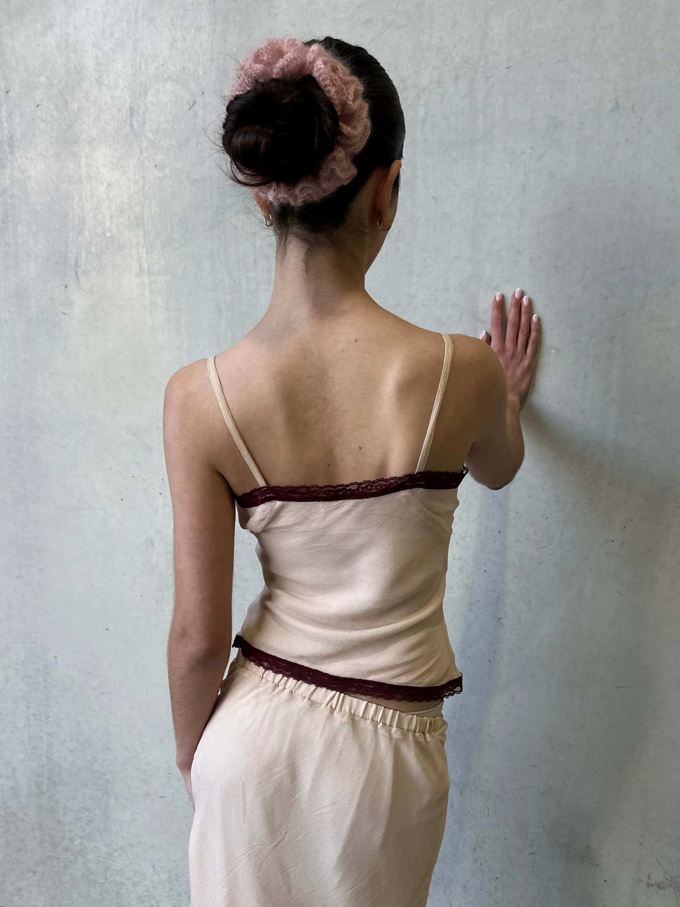 eina scrunchie in lace pink - Image 8