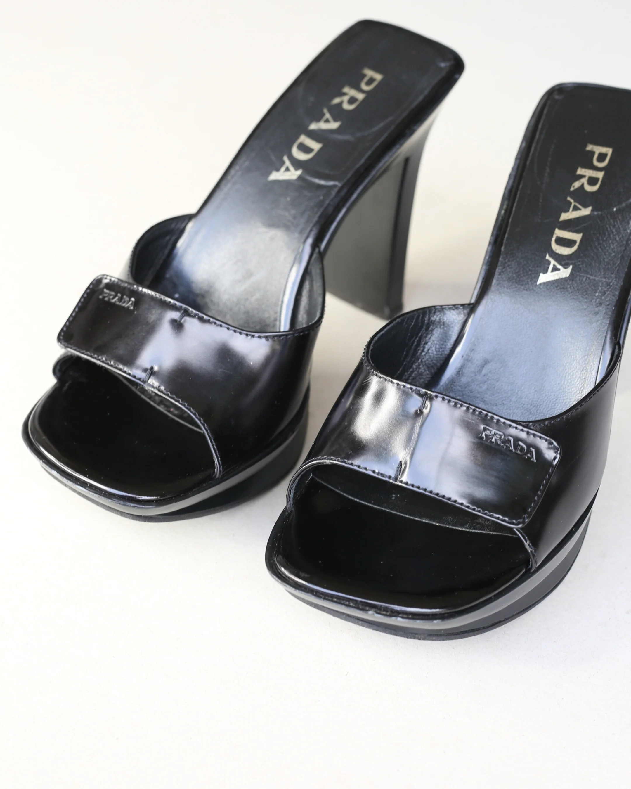 prada ss 1999 split sole platform heels (rare) - Image 3